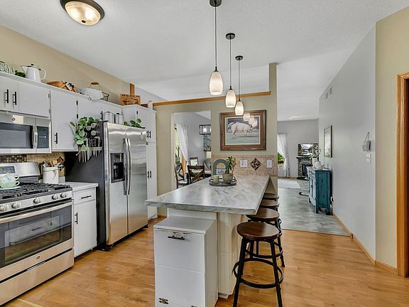 4th image of 146 Bluebird Ln