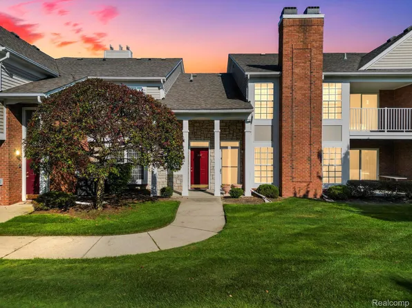 4043 Berkshire Dr, Sterling Heights, MI 48314