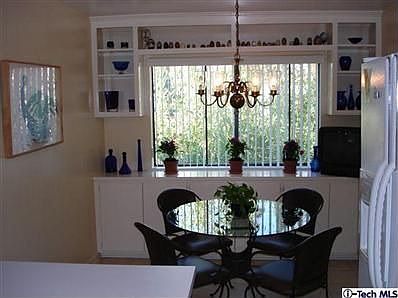 4th image of 534 S Oak Knoll Ave Unit 304