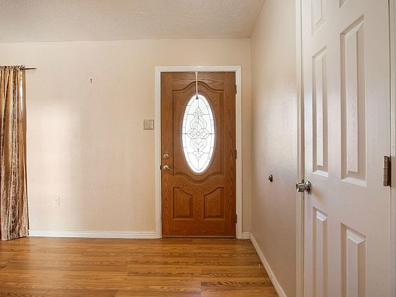 5th image of 26 Terry Dr