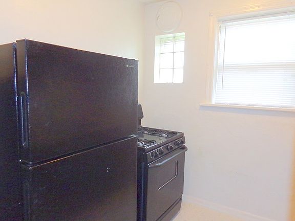 3rd image of 4112 S Compton Ave