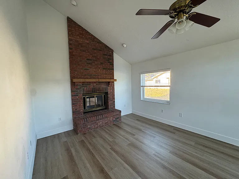 601 Shetland Cir — Photo 30