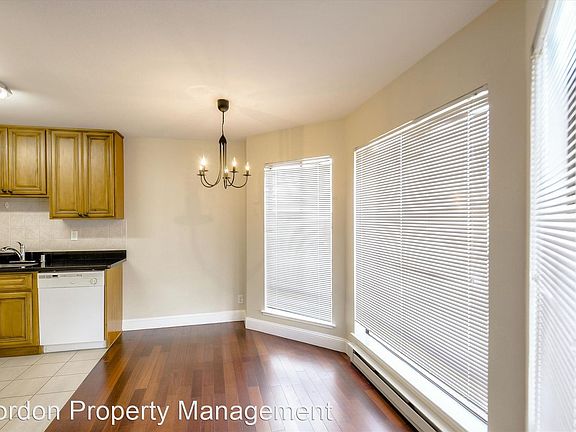 5th image of 2405 15th Ave APT 1