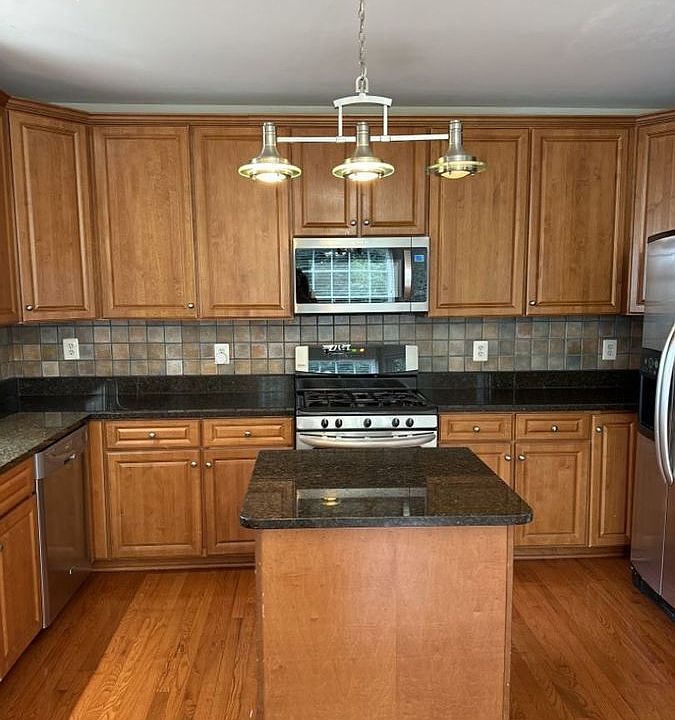 2nd image of 6370 Cullen Pl