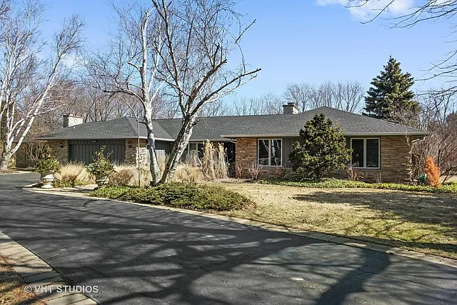 2744 Mavor Ln photo 1