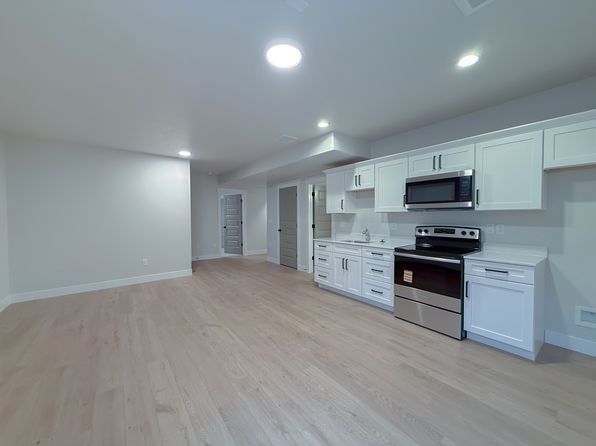 628 W Salvia Dr
