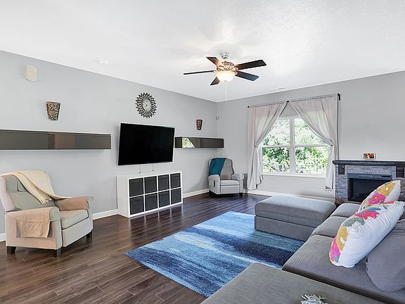 5th image of 7530 Miesha Ct