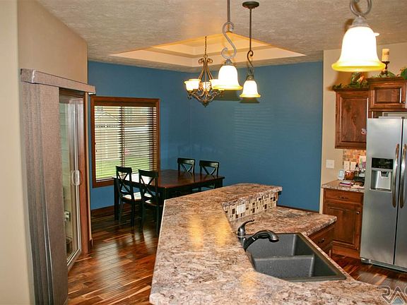 4th image of 507 Cedar Dr