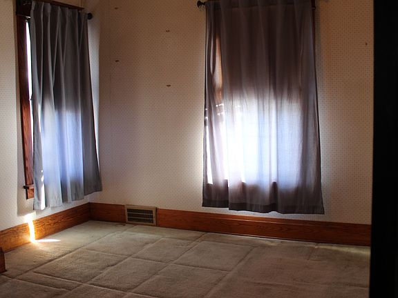5th image of 130 Mission Dr