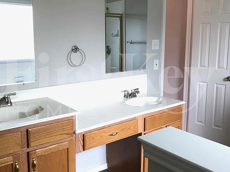 1027 Sea Shell Dr — Photo 11