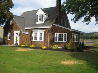 2046 N Old Trl, Selinsgrove, PA 17870