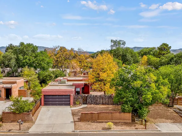 1025 Camino De Chelly, Santa Fe, NM 87505