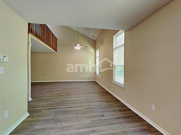 4th image of 4422 Autumn Crest Ct