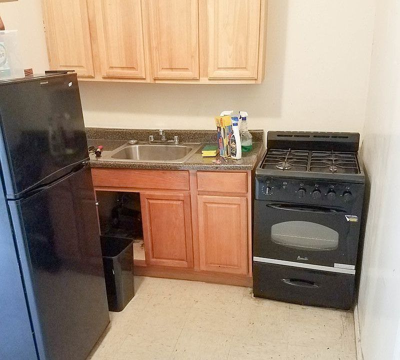 2nd image of 2232 Fulton St APT 1L