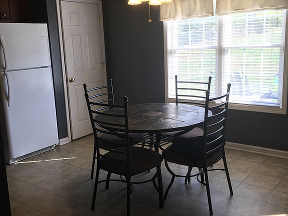 3rd image of 244 Hartland Dr
