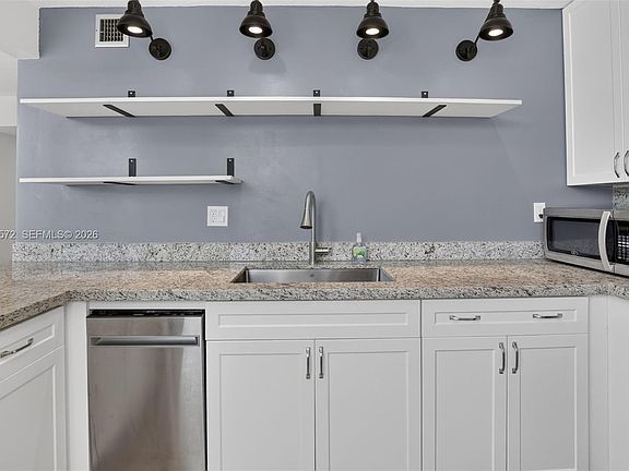 3rd image of 9410 Tangerine Pl APT 204