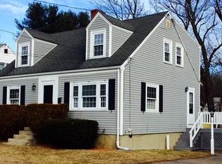 12 Hamilton Rd, Woburn, MA 01801