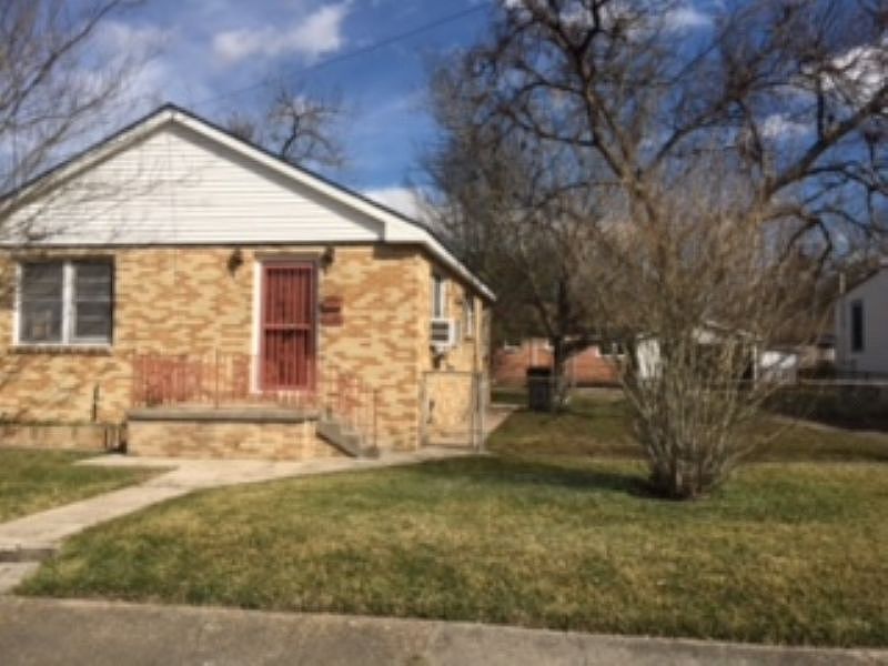 1st image of 4235 Touro St