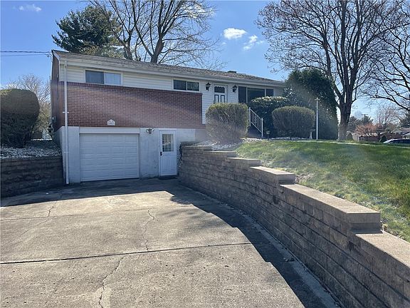 2nd image of 502 Bloomfield Dr