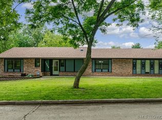 1004 N Sycamore Dr, Grove, OK 74344