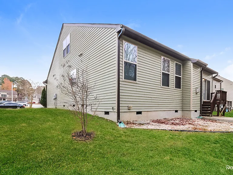 217 Willow Weald Ct — Photo 15