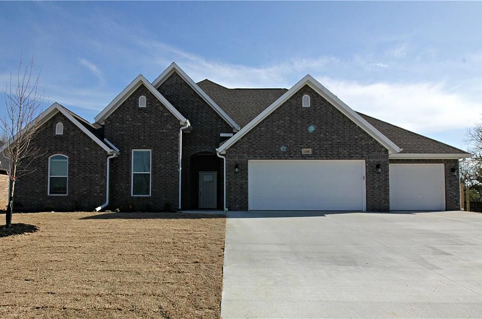 1st image of 1108 W Sandalwood Pl