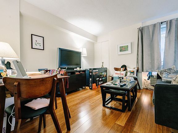 5th image of 100 W 93rd St APT 2A
