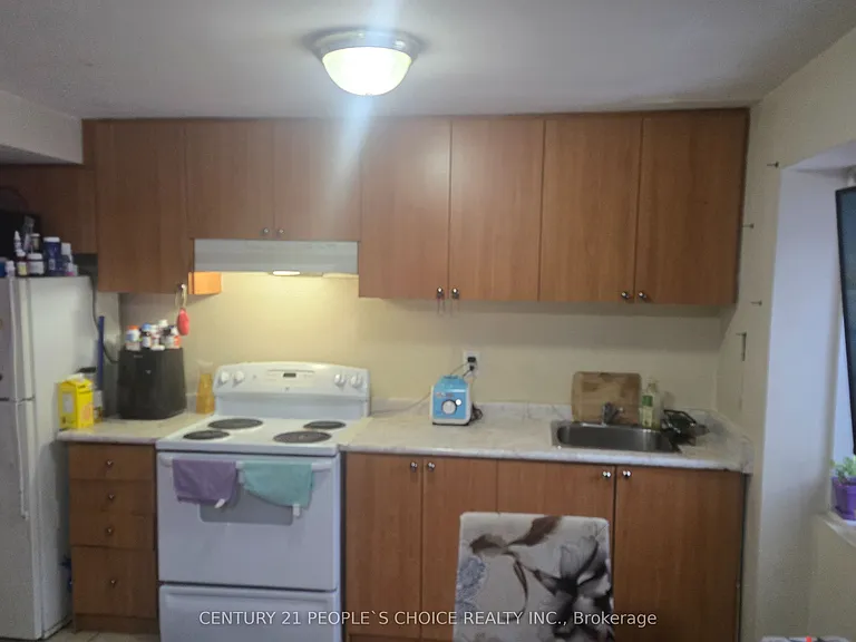 68 Pennyroyal Cres — Photo 10