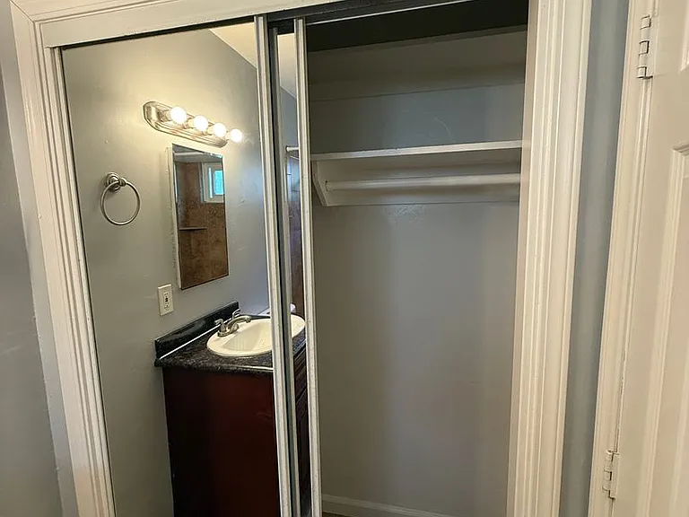 800 Emory St — Photo 14