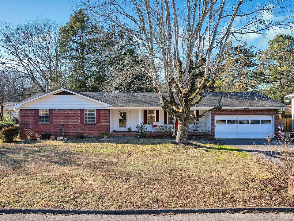 1st image of 3441 Clearwater Dr NE
