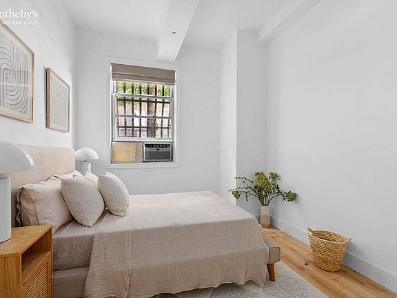 4th image of 137 E 28th St APT 1A