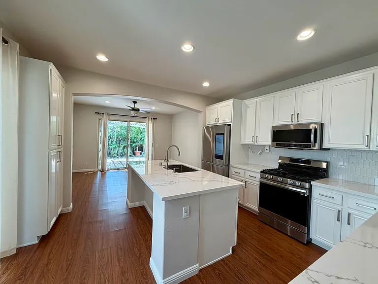 2370 Arbor View St — Photo 10