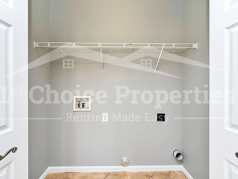 916 Daventry Trl — Photo 15