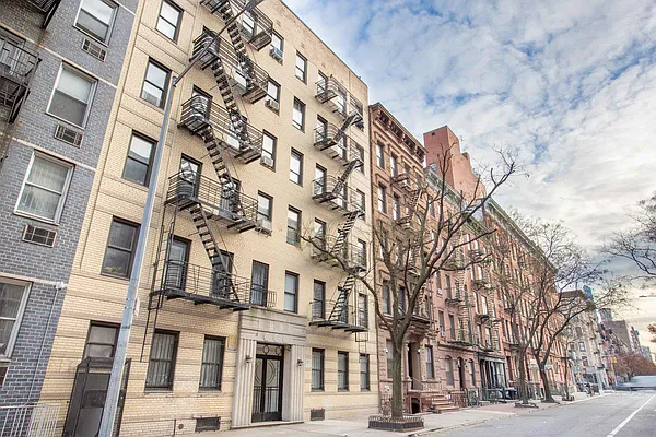 Rented by Compass | media 7