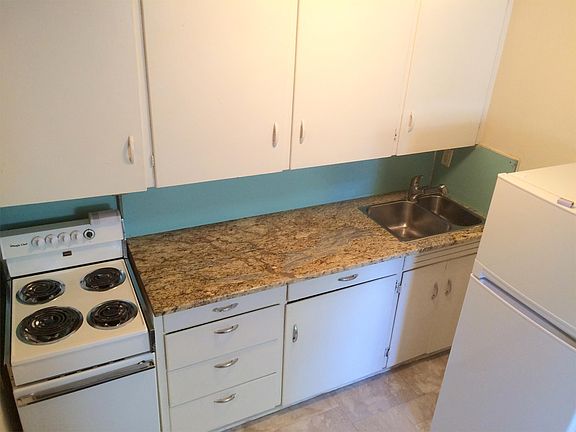 3rd image of 205 N 23rd St APT 7