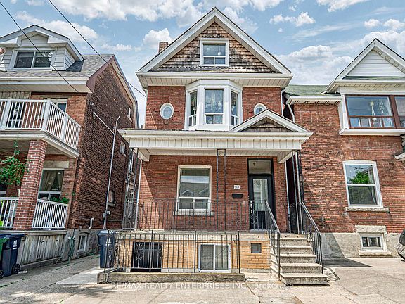 2nd image of 914 Dovercourt Rd