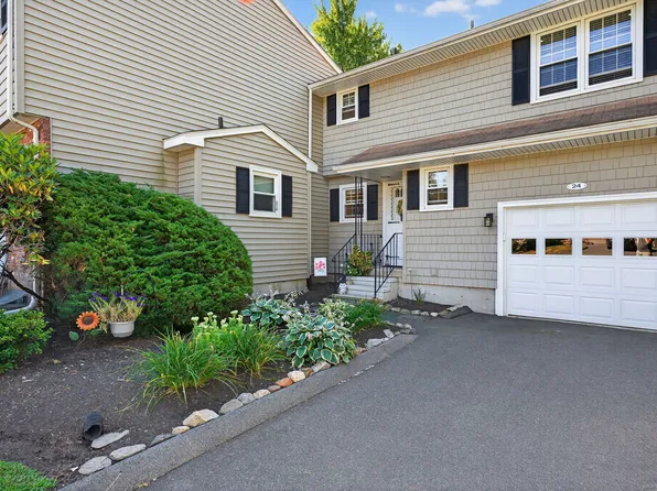 24 Thorne Road #24, West Hartford, CT 06110