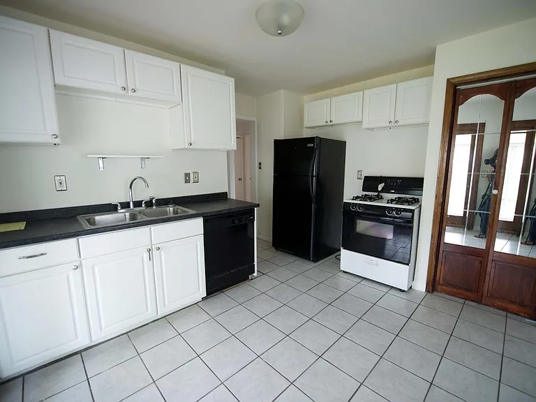 13508 Pullman St — Photo 2