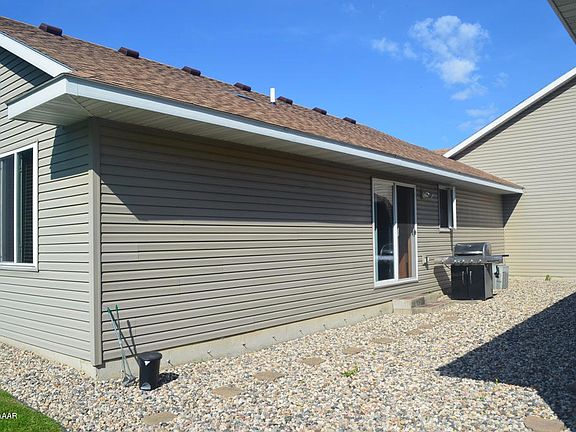 4th image of 25 Park Ln Unit 14