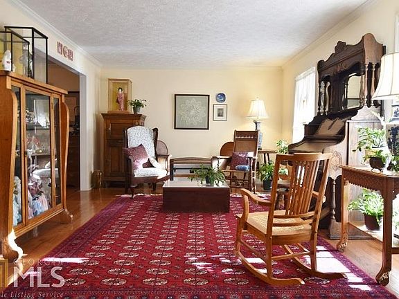 2nd image of 1051 Greenwood Dr