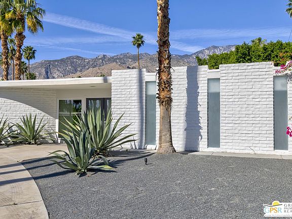 3rd image of 1061 S Sagebrush Rd