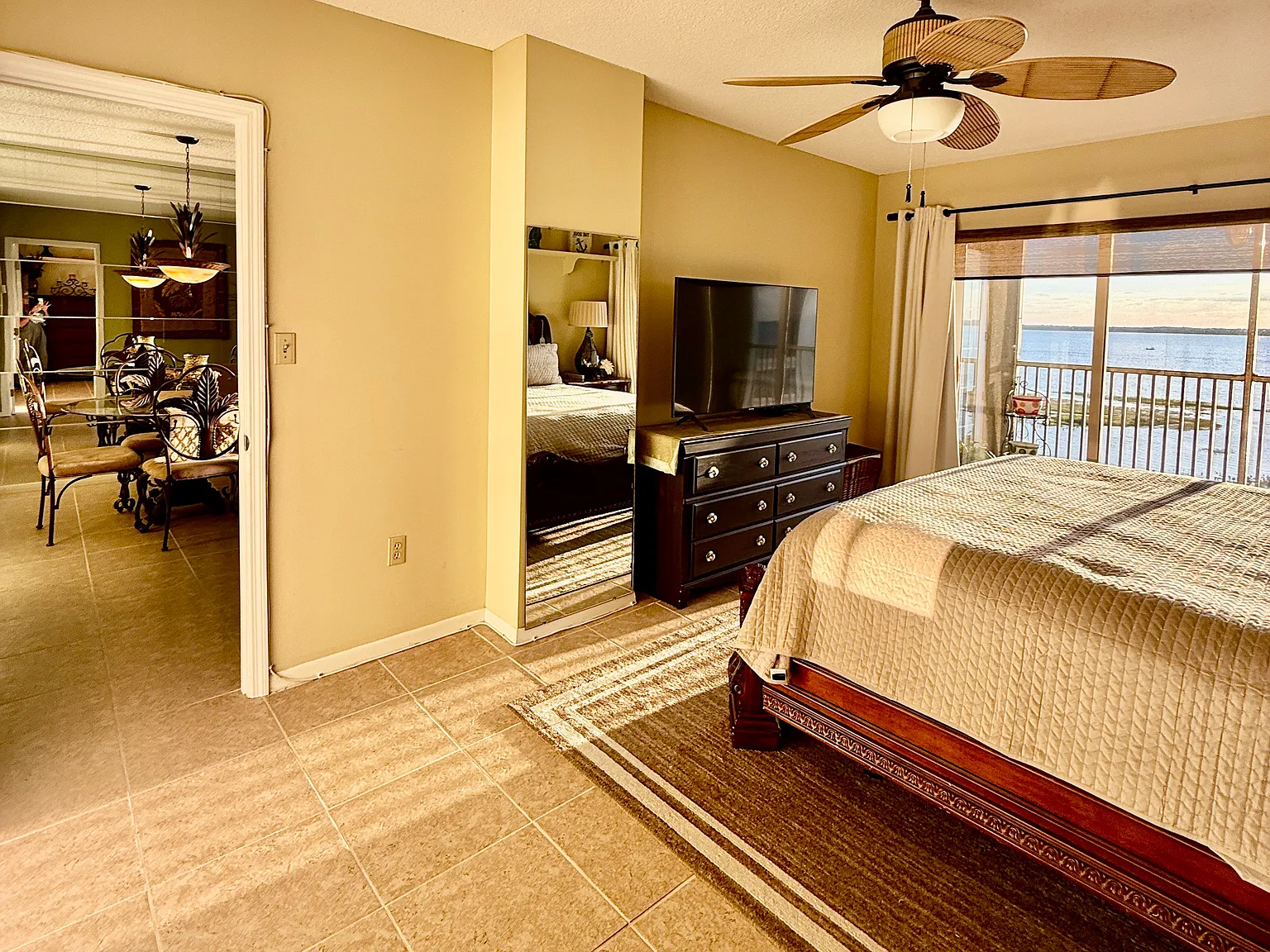 2131 Lakeview Dr — Photo 4