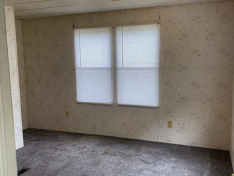 Banner Ln — Photo 12