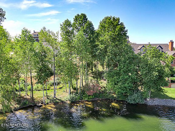3rd image of 18022 Lighthouse Pointe Dr