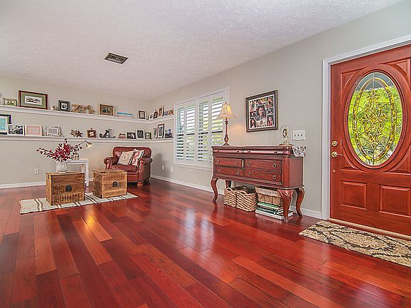 4th image of 3755 SW Margolo Ln