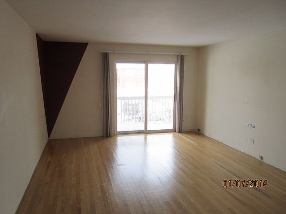 3rd image of 910 Beau Dr Unit 206