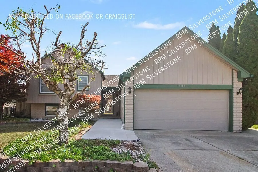 Spacious 4-bedroom — Photo 2