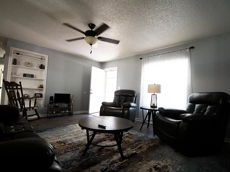 SE 108th Pl — Photo 4