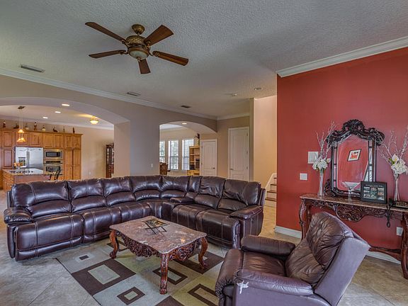 4th image of 3867 Eldridge Ave
