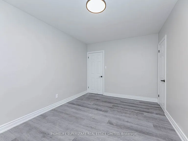 1164 The Queensway #A — Photo 13